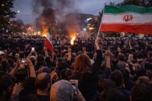 Iran on the edge as protests escalate…Revolutionary Guards issue “red line”